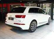 Audi Q7 6