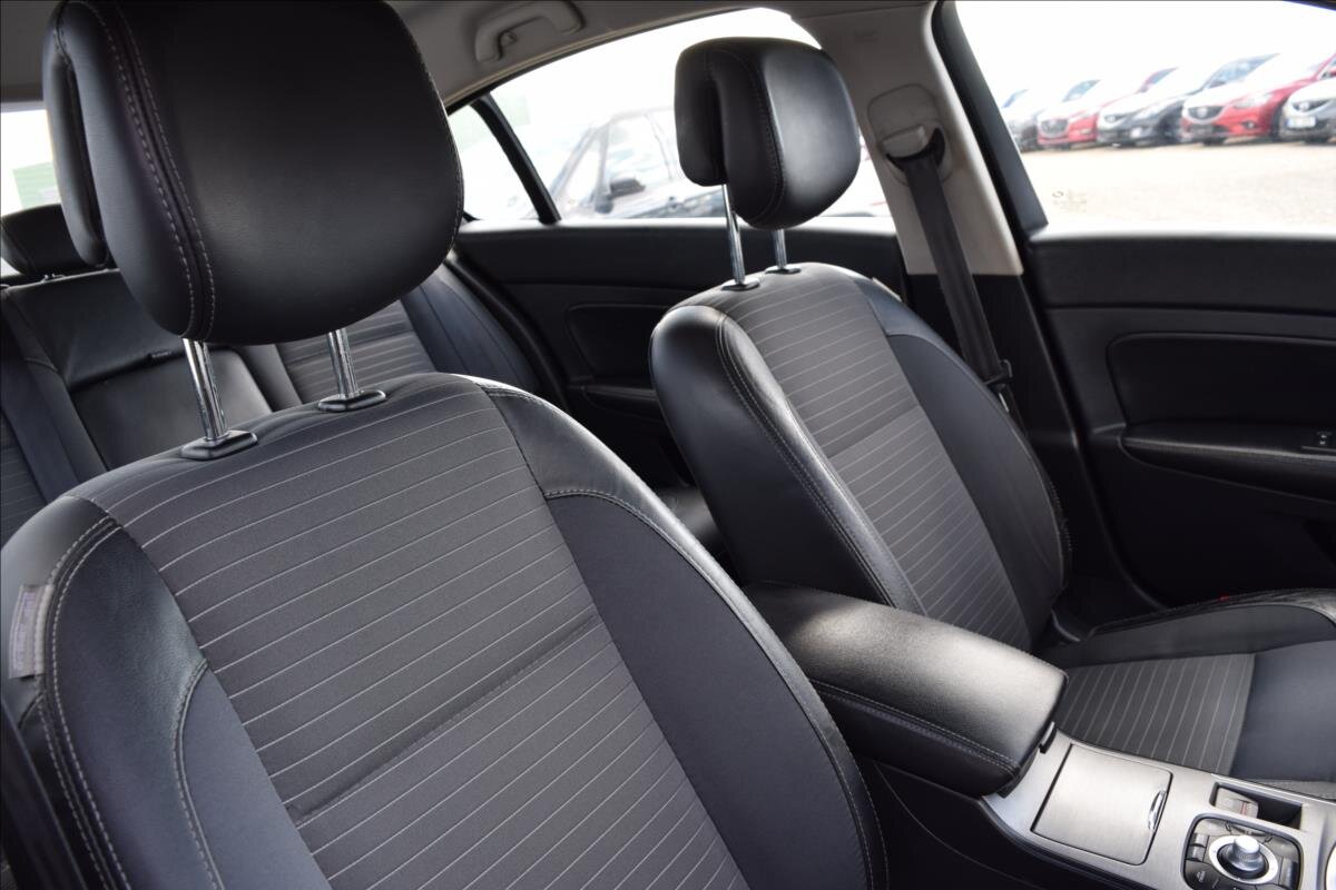 Renault Latitude Sedan / Limuzína 2,0 l 110 kw