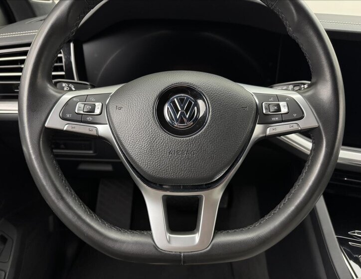 Volkswagen Touareg SUV / Terénní 3,0 l 210 kw