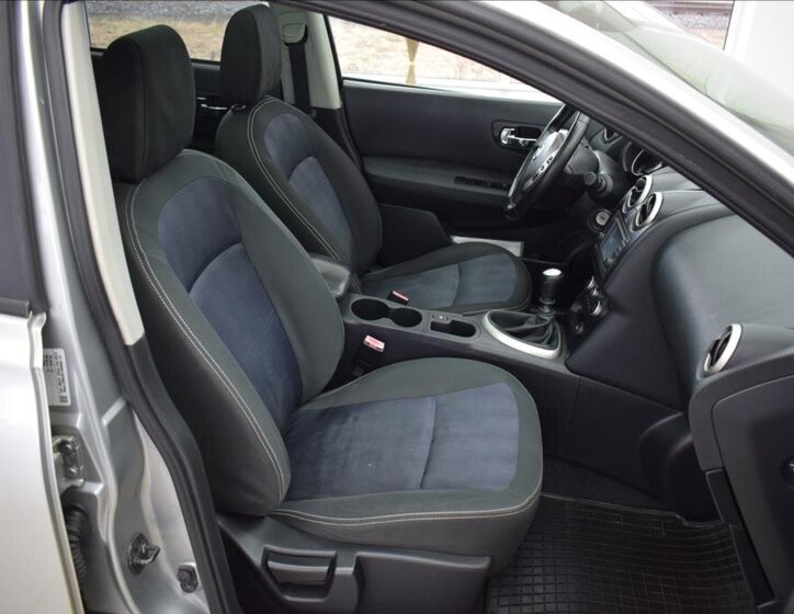 Nissan Qashqai SUV 2,0 l 104 kw