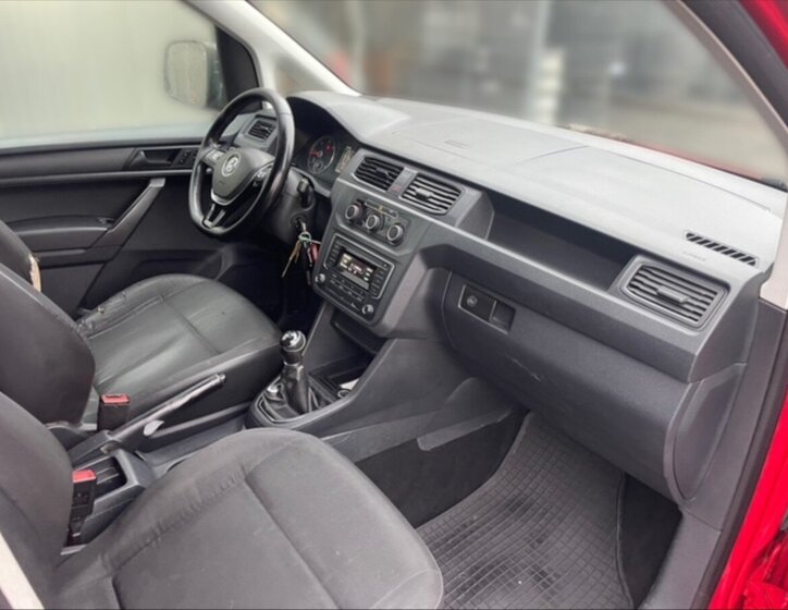 Volkswagen Caddy Skříň 1,6 l 75 kw