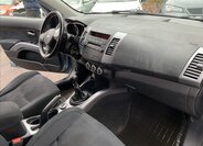 Mitsubishi Outlander 12