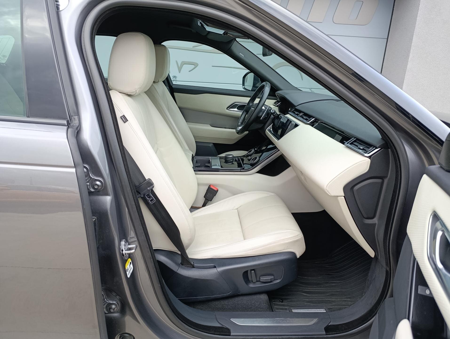 Land Rover Range Rover Velar SUV / Terénní 2,0 l 184 kw