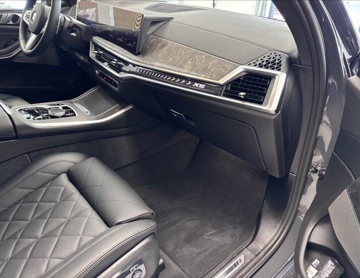 BMW X5 Kombi 3,0 l 210 kw