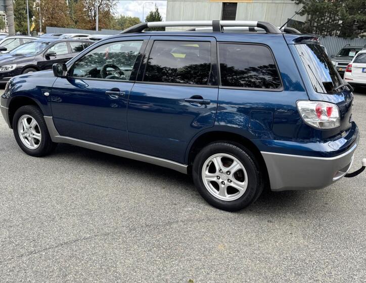 Mitsubishi Outlander 6