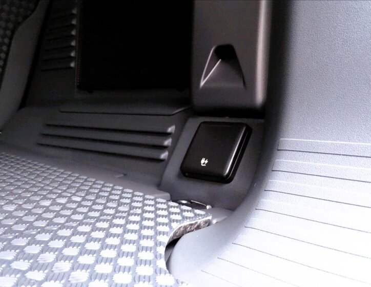 Land Rover Defender SUV 5,0 l 313 kw