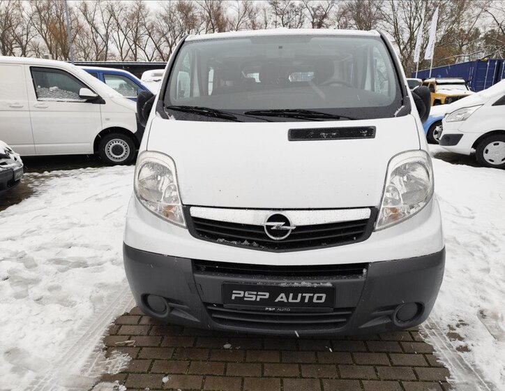 Opel Vivaro 10