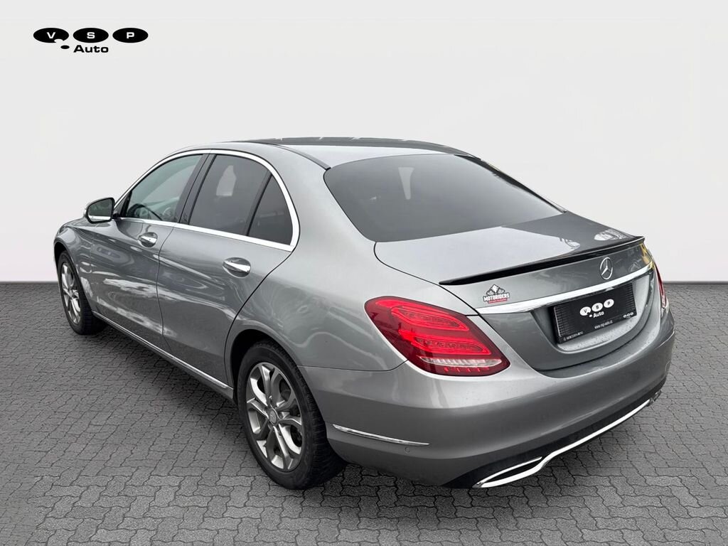 Mercedes-Benz Třídy C Sedan 2,1 l 150 kw