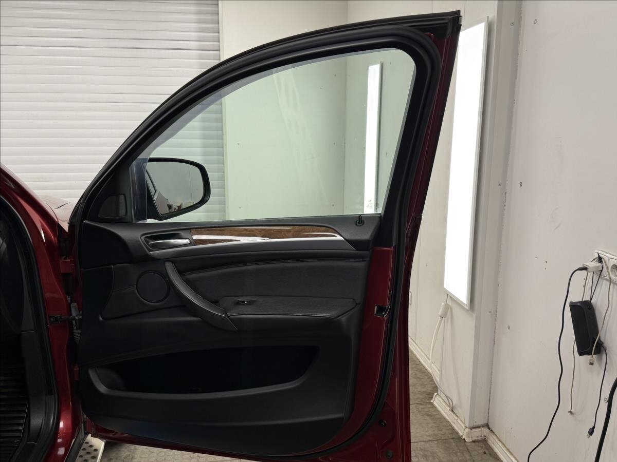 BMW X6 SUV 3,0 l 225 kw