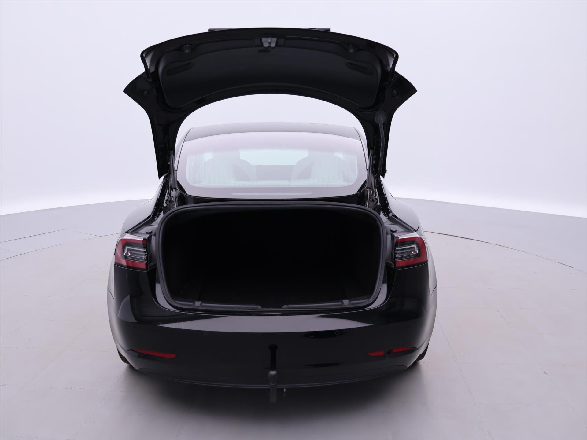 Tesla Model 3 Sedan 0,0 350 kw
