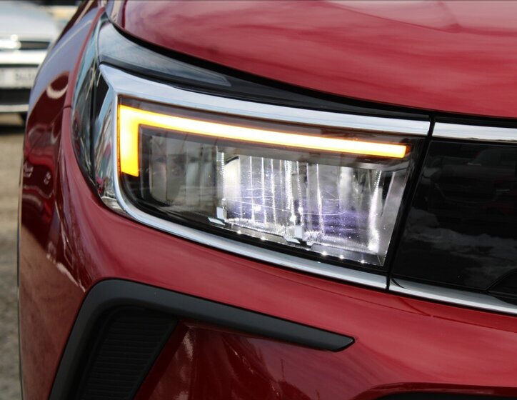 Opel Grandland SUV 1,2 l 96 kw