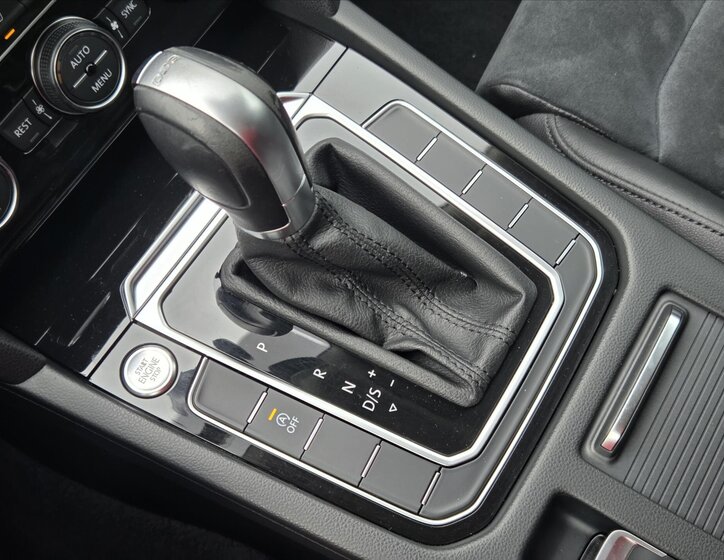 Volkswagen Passat Sedan / Limuzína 2,0 l 110 kw