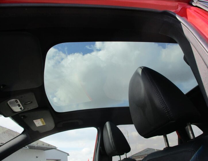 Nissan Qashqai SUV 1,6 l 96 kw