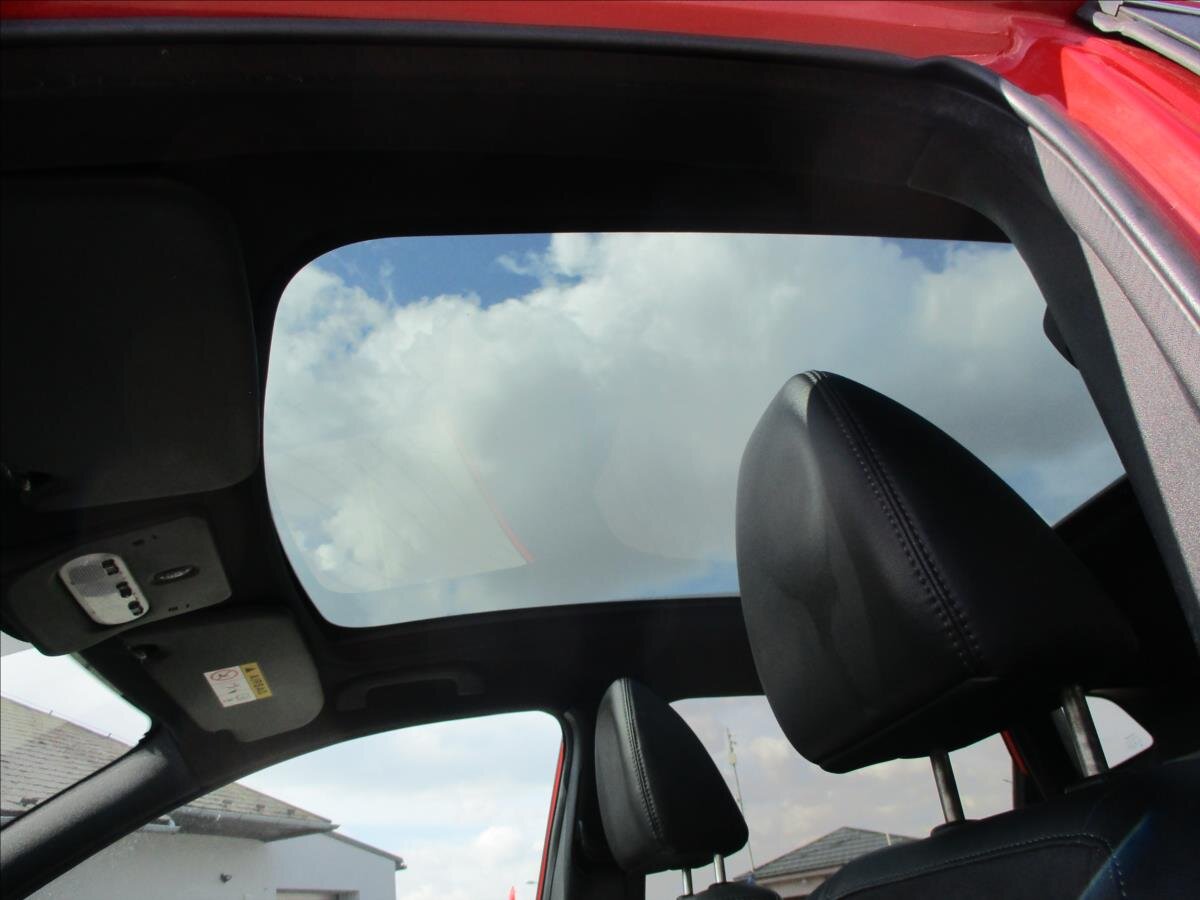 Nissan Qashqai SUV 1,6 l 96 kw