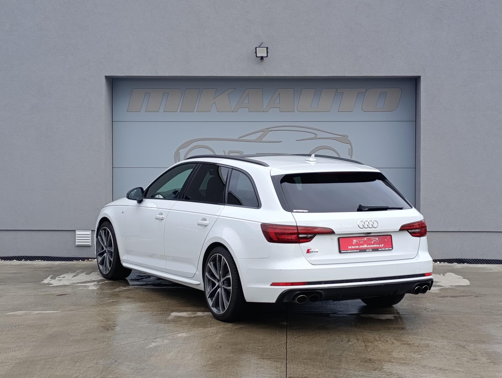 Audi S4 Kombi 3,0 l 260 kw