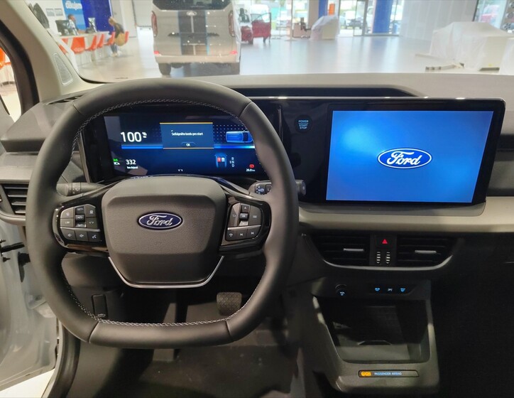 Ford Transit Courier 20