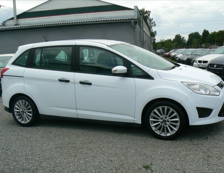 Ford Grand C-MAX 8