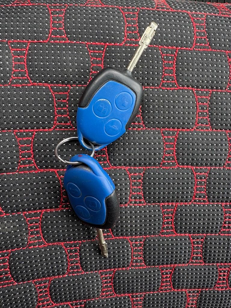 Ford Transit Kombi 2,4 l 103 kw