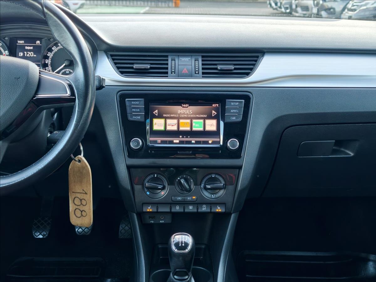 Škoda Rapid Hatchback 999,0 70 kw