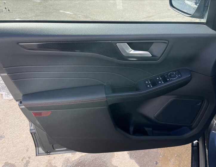 Ford Kuga SUV / Terénní 2,5 l 112 kw