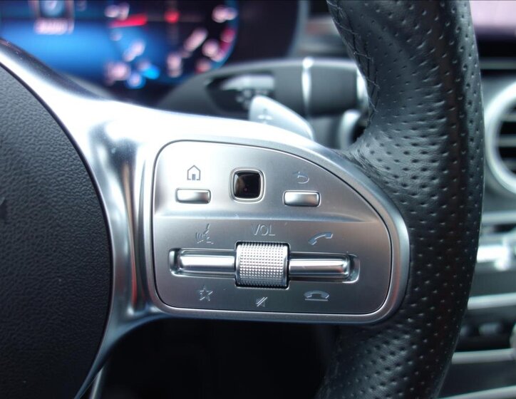 Mercedes-Benz Třídy C Sedan 2,0 l 143 kw