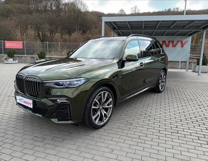 BMW X7 SUV / Terénní 4,4 l 390 kw