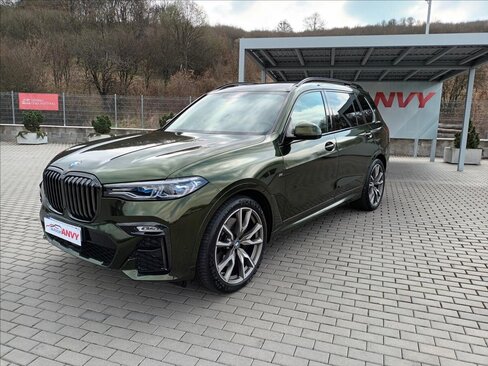 BMW X7 SUV / Terénní 4,4 l 390 kw