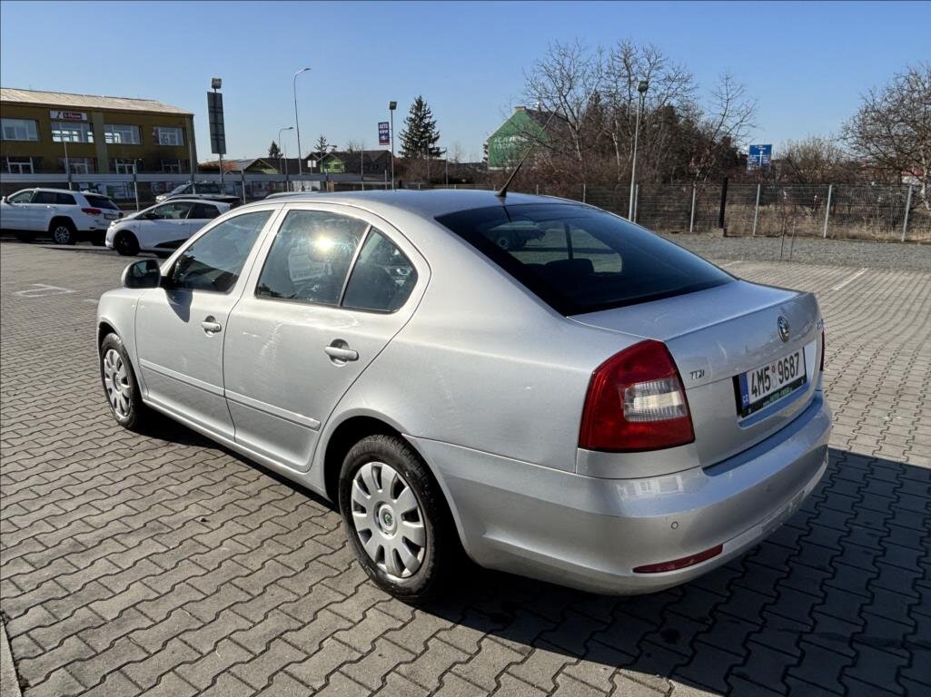 Škoda Octavia Sedan / Limuzína 1,6 l 77 kw