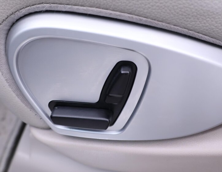 Mercedes-Benz Třídy M SUV 3,2 l 165 kw