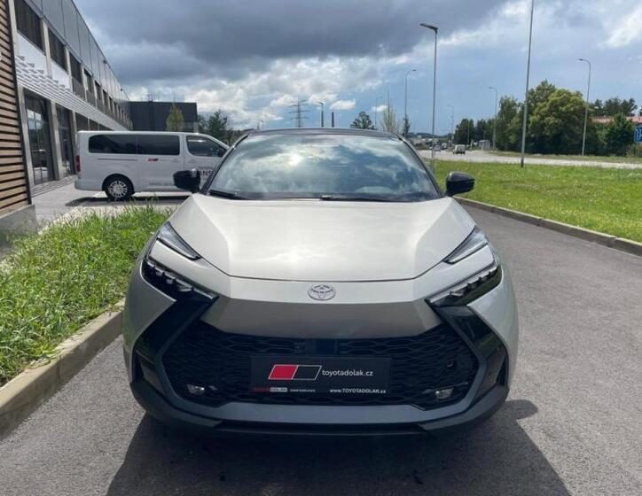 Toyota C-HR 4
