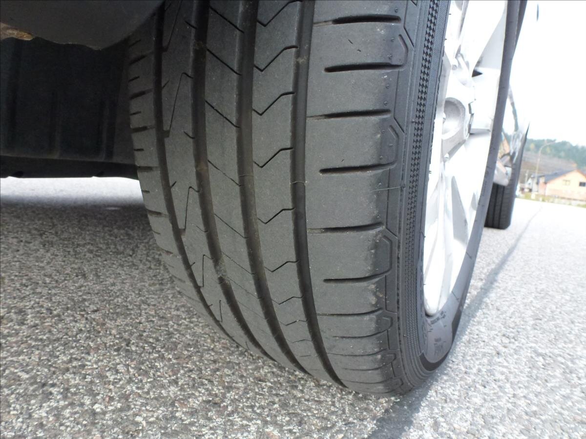 Mitsubishi Outlander Kombi 2,3 l 130 kw