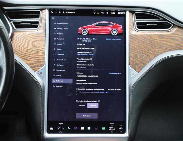 Tesla Model S 21