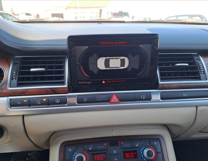 Audi A8 Sedan 4,1 l 240 kw