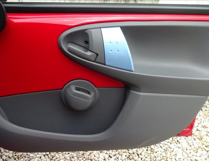 Peugeot 107 Hatchback 998,0 50 kw