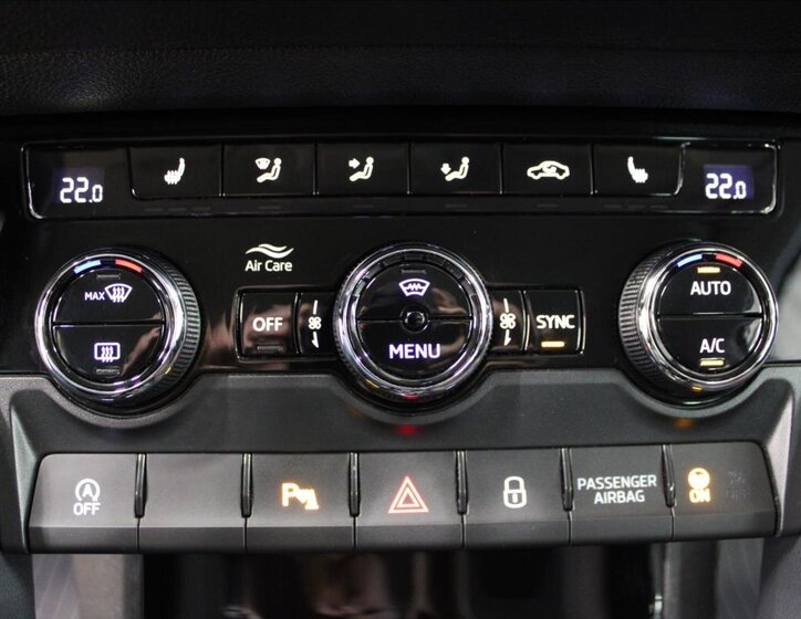 Škoda Karoq SUV / Terénní 1,5 l 110 kw