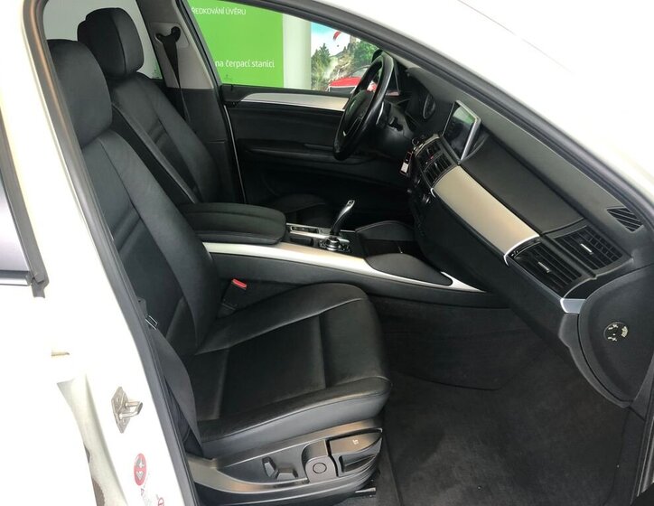 BMW X6 Kombi 3,0 l 180 kw