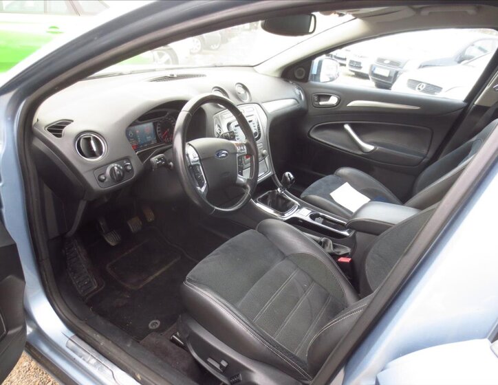 Ford Mondeo Liftback 2,5 l 162 kw