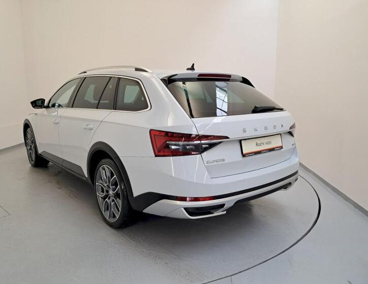 Škoda Superb 8