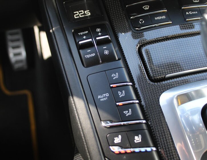 Porsche Cayenne SUV 4,8 l 397 kw