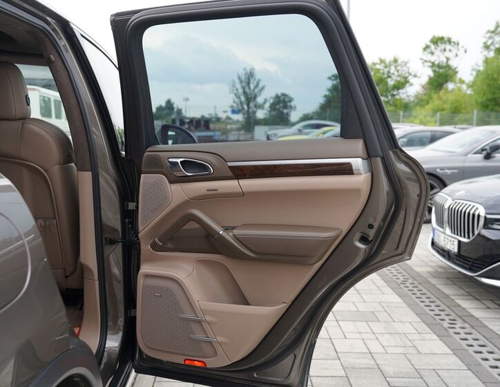 Porsche Cayenne 23