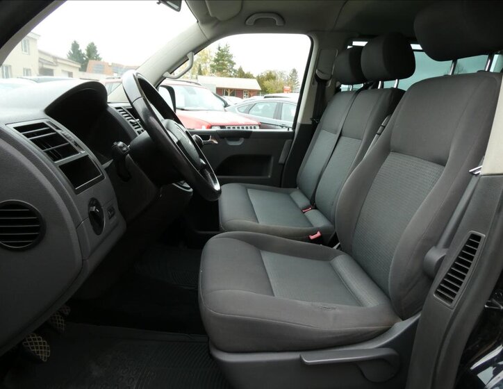 Volkswagen Caravelle Ostatní 2,5 l 96 kw