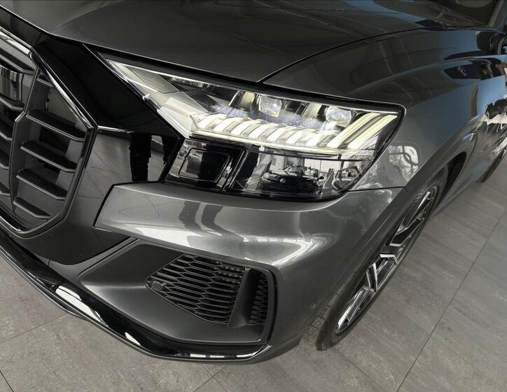 Audi Q8 SUV / Terénní 3,0 l 250 kw