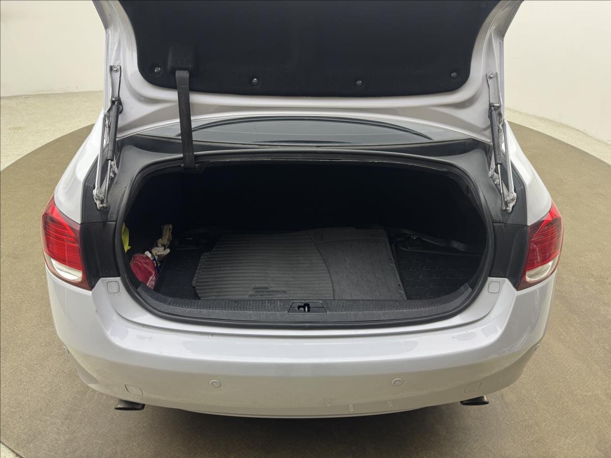 Lexus GS 300 Sedan / Limuzína 3,0 l 183 kw