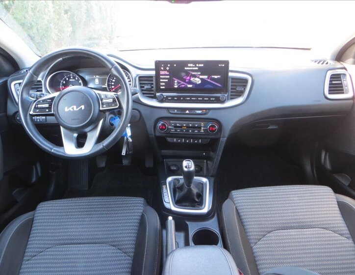 KIA Ceed Hatchback 1,5 l 118 kw