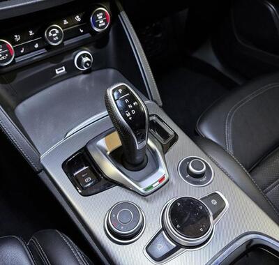 Alfa Romeo Stelvio 16