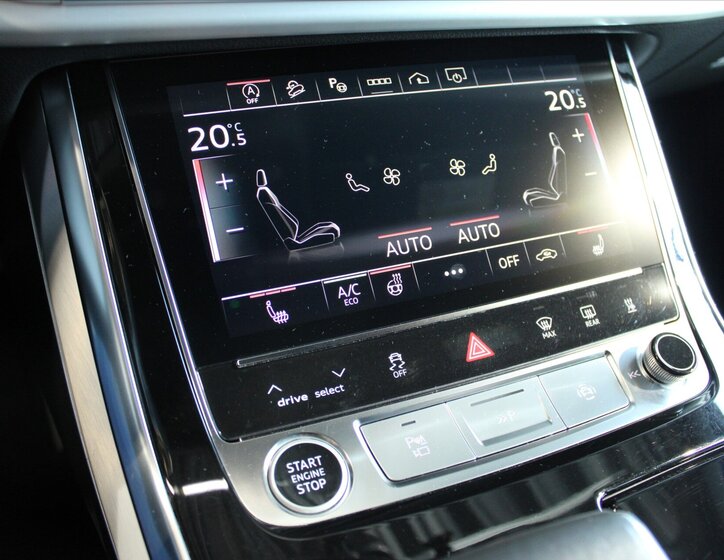 Audi Q8 SUV 3,0 l 210 kw