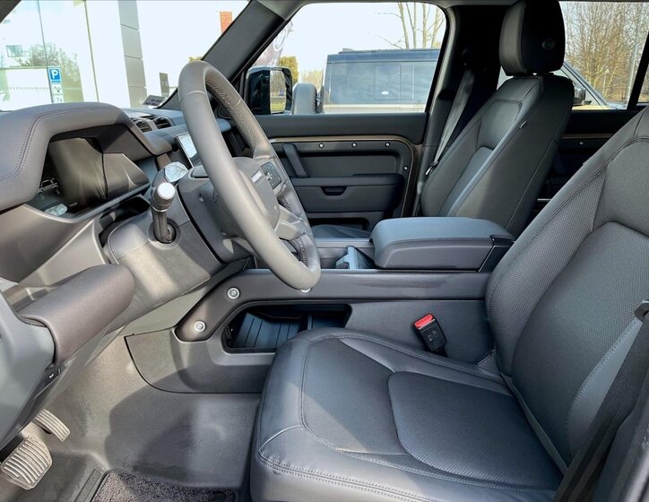 Land Rover Defender SUV / Terénní 3,0 l 183 kw