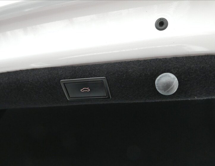 Škoda Superb Sedan / Limuzína 2,0 l 110 kw