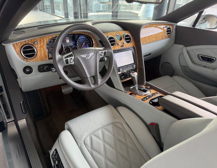 Bentley Continental GTC Kabriolet 4,0 l 373 kw