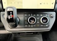 Land Rover Defender 24